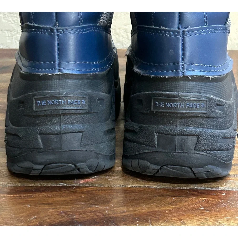 The North Face Alpenglow Waterproof Insulated Snow Boots Boys US 5 ThermaFelt